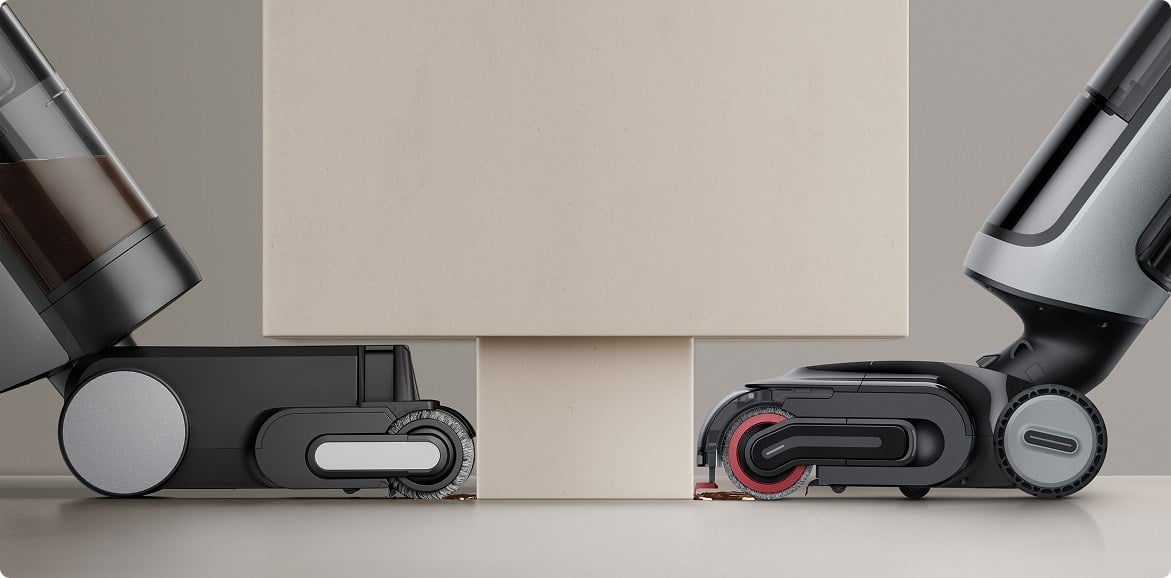 dwa odkurzacze pionowe naprzeciwko siebie 